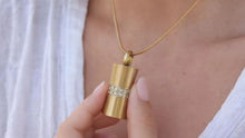 Cremation Jewelry & Keepsake Urns: Thoughtful Buying Guide