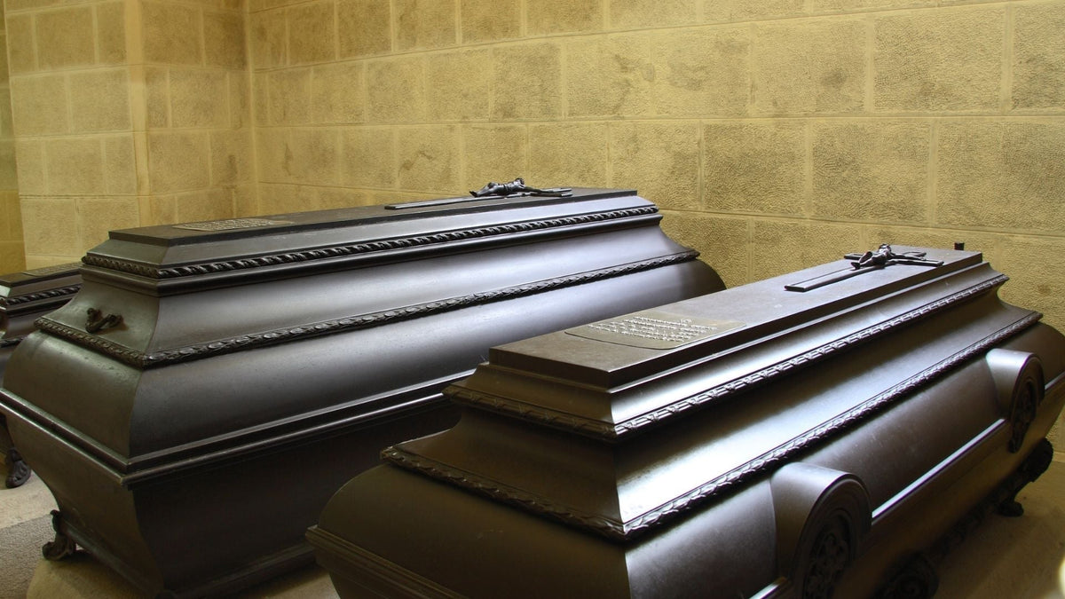 A Simple Guide to Coffins: Types, Materials, and Traditions | Funeral ...