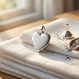 Ashes Memorial Jewelry: How It’s Made, How Much Ashes You Need, and How to Fill Jewelry at Home - Funeral.com, Inc.