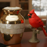 Cardinal Memorial Gifts: Quotes, Sayings, and Keepsakes to Honor a Loved One