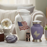 Choosing Cremation Urns, Keepsakes, and Cremation Jewelry: A Calm Plan for What Comes Next