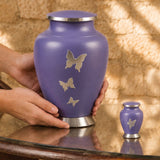 Full-Size vs Keepsake Urns: Which One Is Right for You?