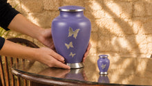 Full-Size vs Keepsake Urns: Which One Is Right for You?