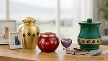 How to Choose a Pet Urn for Your Dog or Cat: Sizes, Materials & Personal Touches