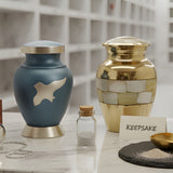 Keepsake Urns for Ashes: How They Work, Sizes, and How to Choose One - Funeral.com, Inc.