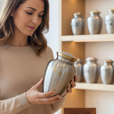 Pet Urns 101: Choosing the Right Memorial (Cremation Boxes, Keepsakes, and Custom Options)