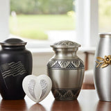 A Complete Guide to Choosing Cremation Urns
