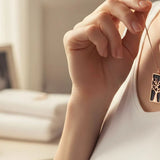 A Guide to Cremation Jewelry and Ashes Memorials
