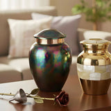A Guide to Keepsake & Mini Urns for Sharing Ashes