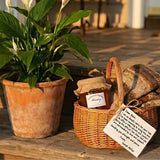 A Guide to Thoughtful Sympathy Gifts and Etiquette