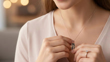 Cremation Jewelry & Memorial Urns: A Practical Guide