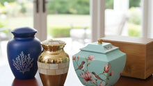 Guide to Cremation Urns & Memorial Choices