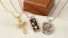 Guide to Memorial Necklaces & Cremation Jewelry