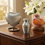 Keepsake Urns: A Guide to Sharing and Memorialization