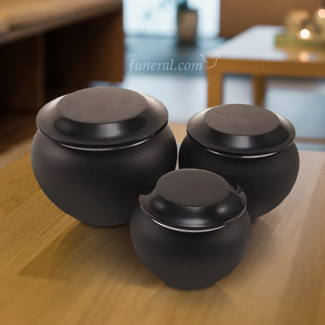 Eden Onyx Small Pet Urn Set