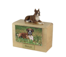 Urna de madera para mascotas con figura de terrier escocés sentado y portafotos de 10 x 15 cm