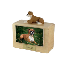 Urna de madera para mascotas con figura de terrier escocés sentado y portafotos de 10 x 15 cm