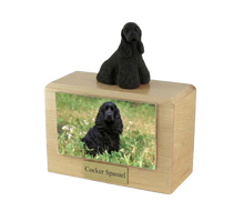 Urna de madera para mascotas con figura de terrier escocés sentado y portafotos de 10 x 15 cm