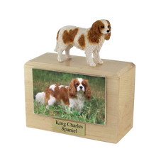Urna de madera para mascotas con figura de border terrier sentado y portafotos de 10 x 15 cm