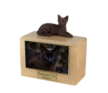 Urna de madera para mascotas con figura de terrier escocés sentado y portafotos de 10 x 15 cm
