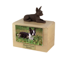 Urna de madera para mascotas con figura de terrier escocés sentado y portafotos de 10 x 15 cm
