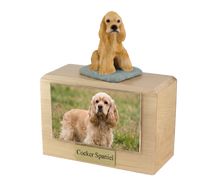Urna de madera para mascotas con figura de terrier escocés sentado y portafotos de 10 x 15 cm