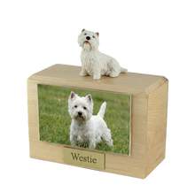 Urna de madera para mascotas con figura de terrier escocés sentado y portafotos de 10 x 15 cm