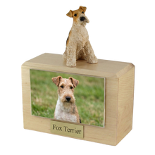 Urna de madera para mascotas con figura de terrier escocés sentado y portafotos de 10 x 15 cm