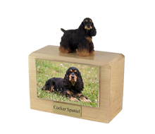 Urna de madera para mascotas con figura de terrier escocés sentado y portafotos de 10 x 15 cm