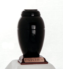 Black Resin Vase Pet Cremation Urn With Base With Plate