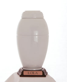 White Resin Vase Pet Cremation Urn With Base With Plate