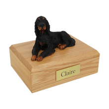 Gordon Setter, Lying Down Figurine Pet Cremation Urn - Funeral.com, Inc.